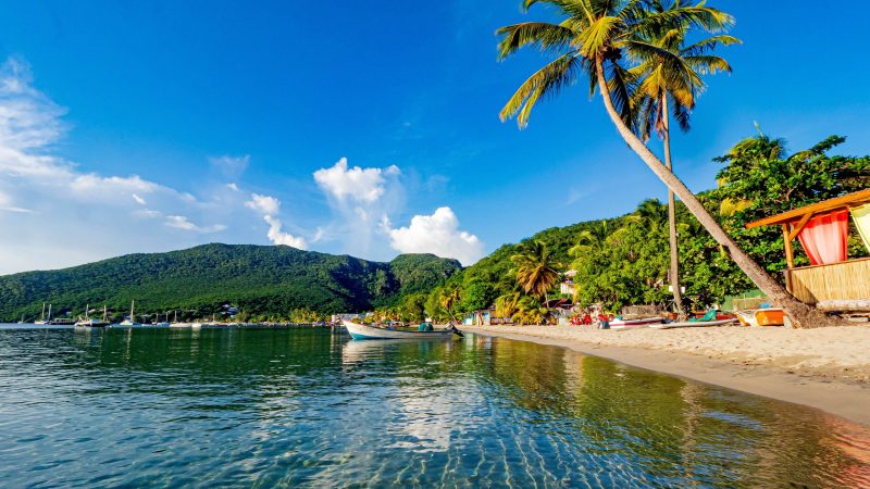 les anses d'arlet sont situés au sud d'ouest de la Martinique . Elles figurent parmis les plus belles plage de l'île aux fleurs .